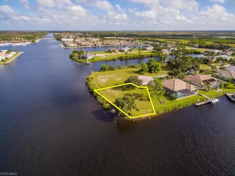 148 Venus Cay, Naples, FL 34114 photo 3