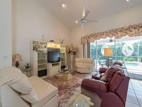 6891 Compton Ln S, Naples, FL 34104 photo 2