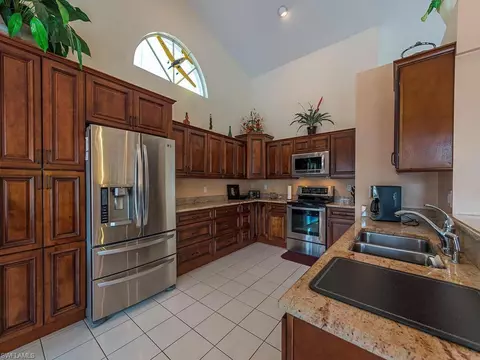 6891 Compton Ln S, Naples, FL 34104 photo 5