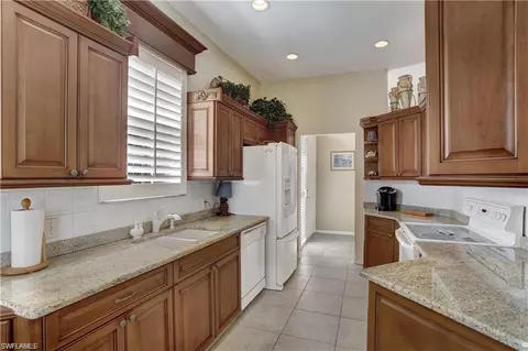 846 Glen Eagle Blvd, Naples, FL 34104 photo 4