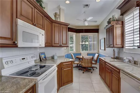 846 Glen Eagle Blvd, Naples, FL 34104 photo 3