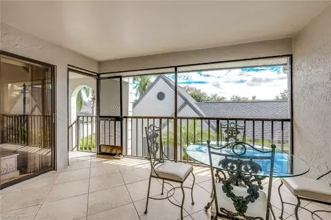 509 Veranda Way #E206, Naples, FL 34104 photo 9