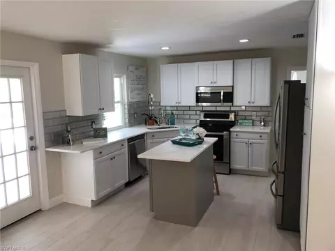 229 Madison Dr, Naples, FL 34110 photo 2