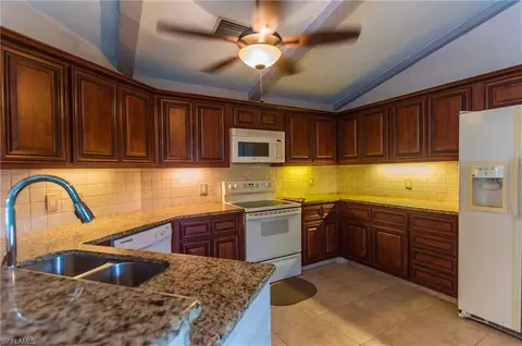 184 Briarcliff Ln, Naples, FL 34113 photo 6