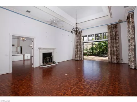 4555 Silver Fox Dr, Naples, FL 34119 photo 6
