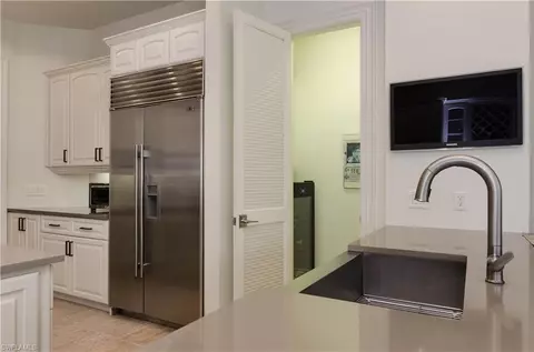 4655 Oak Leaf Dr, Naples, FL 34119 photo 4
