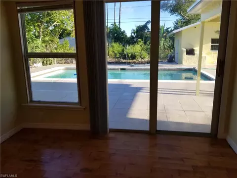 5322 Catts St, Naples, FL 34113 photo 2