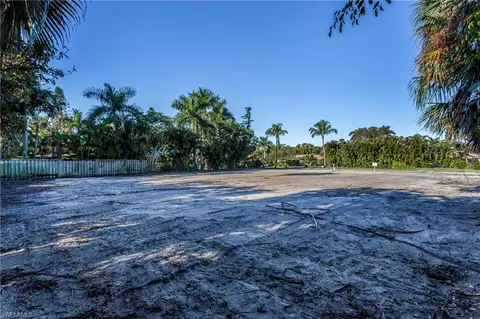 720 Willowhead Dr, Naples, FL 34103 photo 9