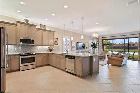3204 Pacific Dr, Naples, FL 34119 photo 13