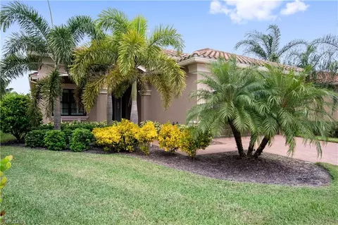 3204 Pacific Dr, Naples, FL 34119 photo 1