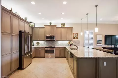3204 Pacific Dr, Naples, FL 34119 photo 11