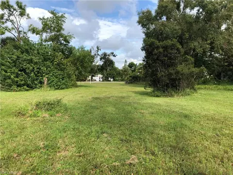 5256 Maple Ln, Naples, FL 34113 photo 2