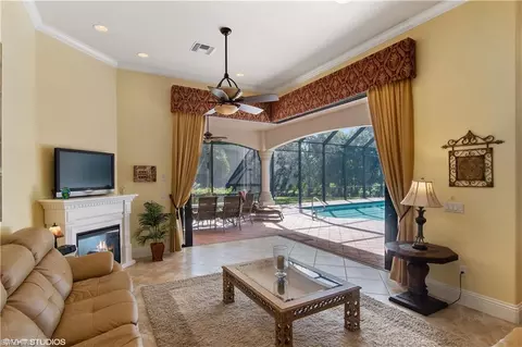 934 Tivoli Ct, Naples, FL 34104 photo 6