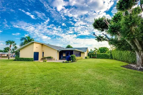 9845 Sandringham Gate, Naples, FL 34109 photo 18