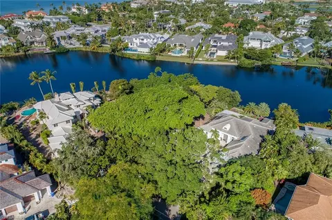 585 3rd St N, Naples, FL 34102 photo 1