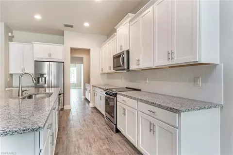 3560 Pilot Cir, Naples, FL 34120 photo 10