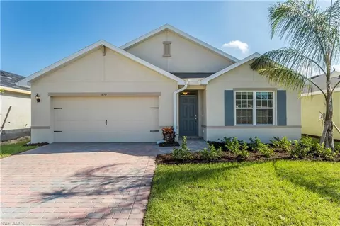 662 Hadley St E, Naples, FL 34104 photo 1