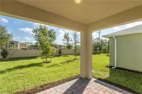 662 Hadley St E, Naples, FL 34104 photo 6