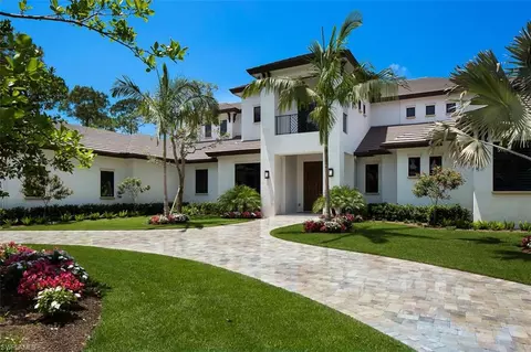2805 Silverleaf Ln, Naples, FL 34105 photo 2
