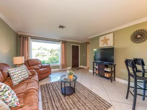 132 Debron Dr, Naples, FL 34112 photo 3