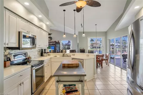 4393 Bittern Ct, Naples, FL 34119 photo 6