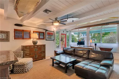 732 Myrtle Ter, Naples, FL 34103 photo 6