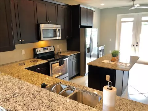 8475 Benelli Ct, Naples, FL 34114 photo 3