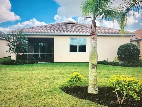 8475 Benelli Ct, Naples, FL 34114 photo 2