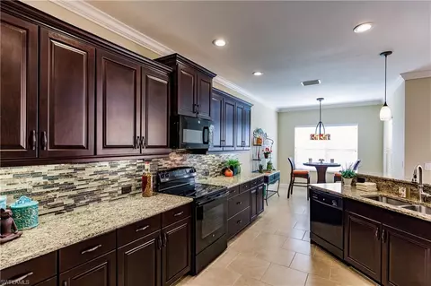 14571 Grapevine Dr, Naples, FL 34114 photo 2