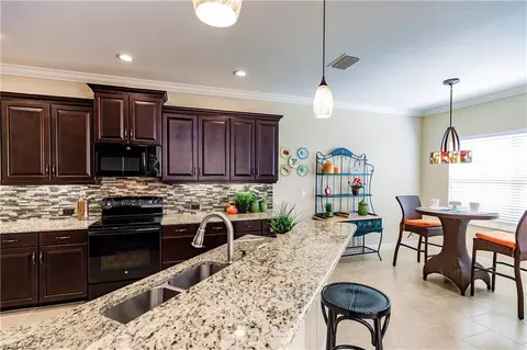 14571 Grapevine Dr, Naples, FL 34114 photo 3