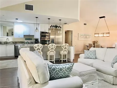 800 Reef Point Cir, Naples, FL 34108 photo 1
