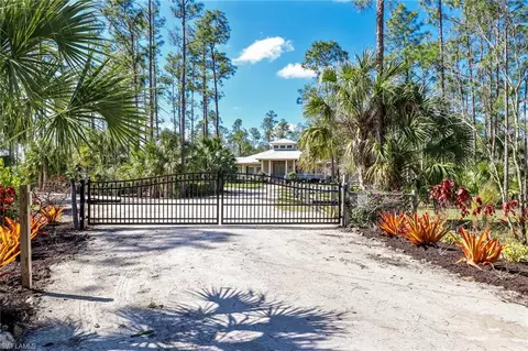 5525 Stable Way, Naples, FL 34114 photo 3