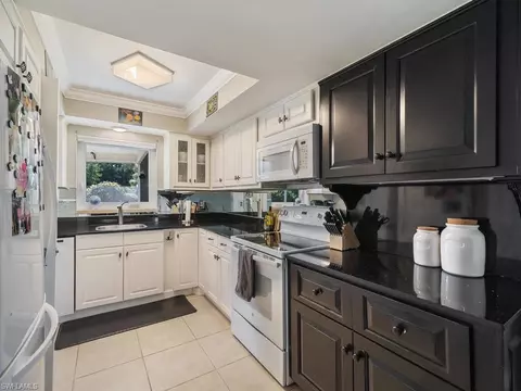 678 Pompano Dr, Naples, FL 34110 photo 7
