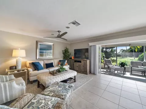678 Pompano Dr, Naples, FL 34110 photo 4