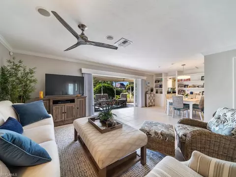 678 Pompano Dr, Naples, FL 34110 photo 3