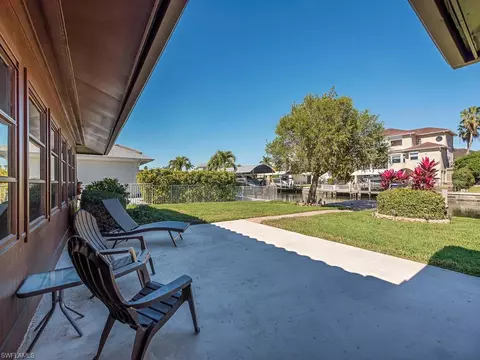 401 Lagoon Ave, Naples, FL 34108 photo 13