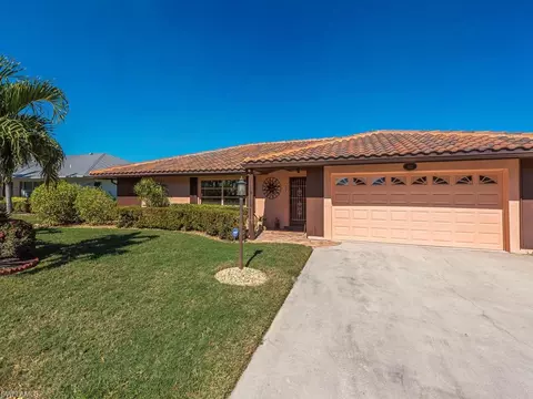 401 Lagoon Ave, Naples, FL 34108 photo 1