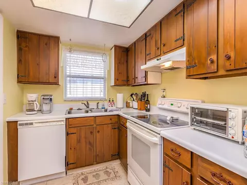 667 96th Ave N, Naples, FL 34108 photo 5