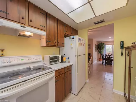 667 96th Ave N, Naples, FL 34108 photo 6