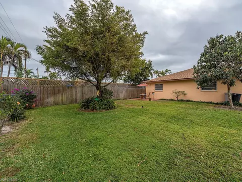 667 96th Ave N, Naples, FL 34108 photo 12