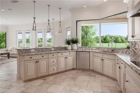 270 Stonegate Ct, Naples, FL 34119 photo 7
