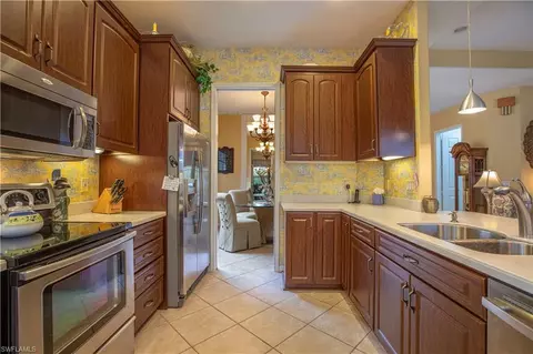 199 Glen Eagle Cir, Naples, FL 34104 photo 13