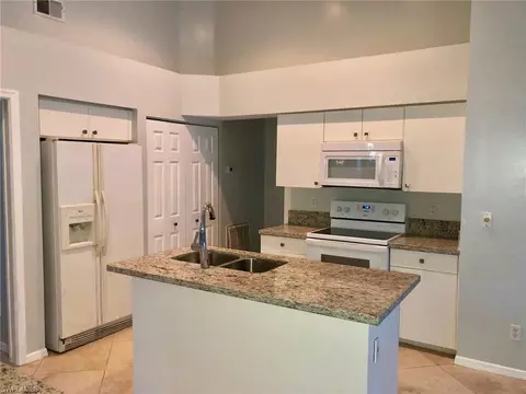 6701 Sloane Pl, Naples, FL 34104 photo 4