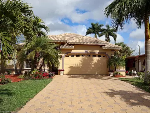 663 92nd Ave N, Naples, FL 34108 photo 1