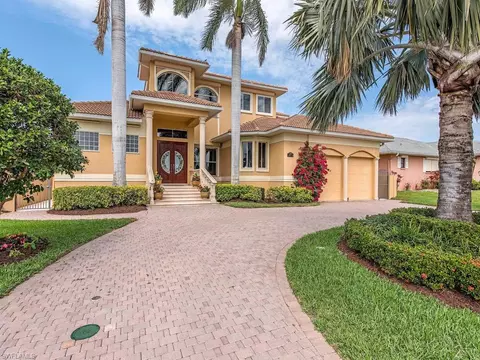 403 Heron Ave, Naples, FL 34108 photo 1