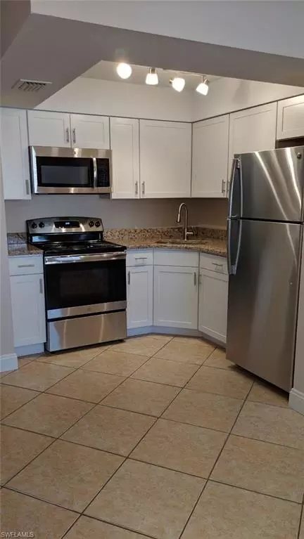 4604 Normandy Dr, Naples, FL 34112 photo 3