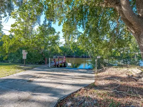 1789 Beverly Dr, Naples, FL 34114 photo 15