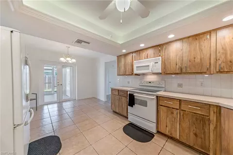 4015 Rose Ave, Naples, FL 34112 photo 2