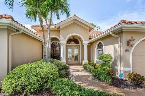 2905 Lone Pine Ln, Naples, FL 34119 photo 2