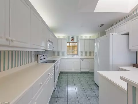 798 Eagle Creek Dr #303, Naples, FL 34113 photo 4